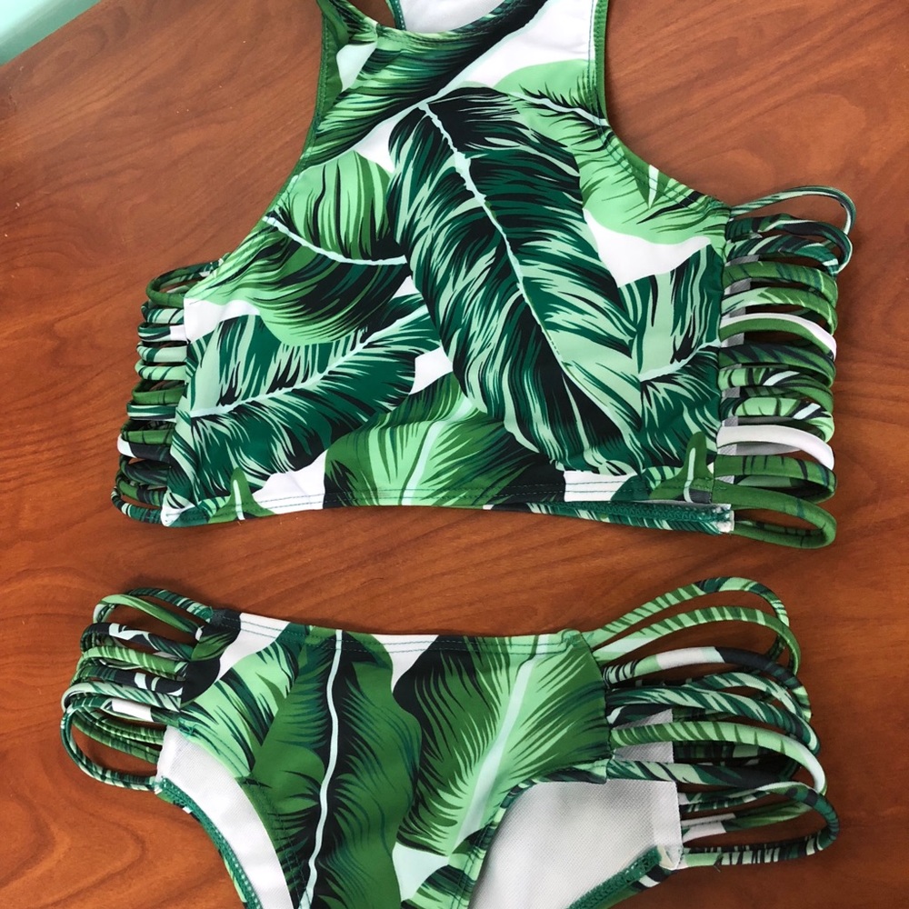 Leaf Patterned Bikini - Picture 2 of 3